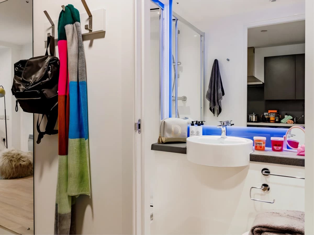 Pavilion Court image