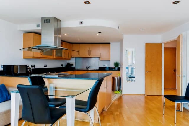 2 Bedroom 2 Bathroom Flat 141