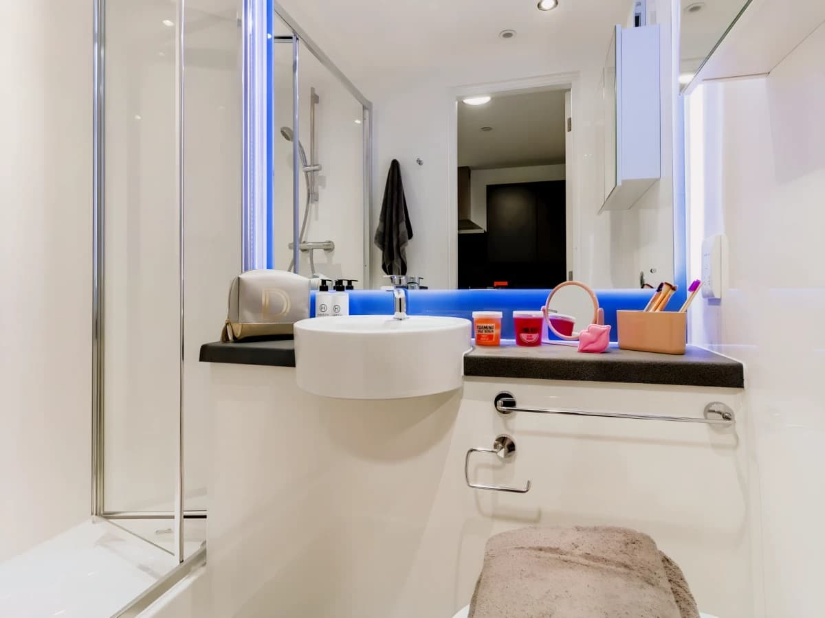 Pavilion Court image