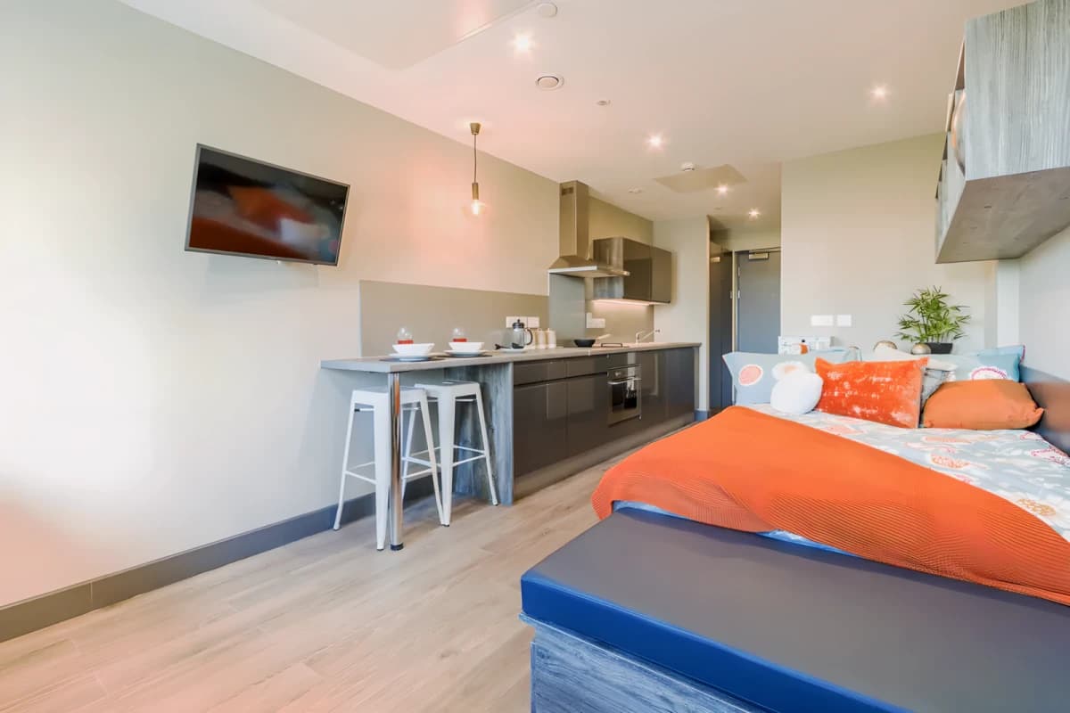 Lumya Cardiff image