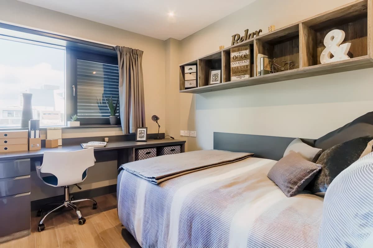 Lumya Cardiff image