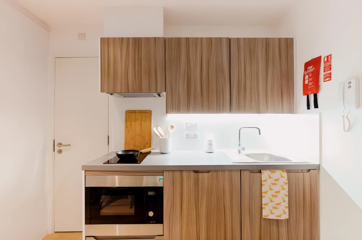 Lumis Leicester image