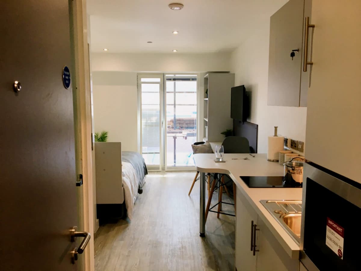 The Metropolis image