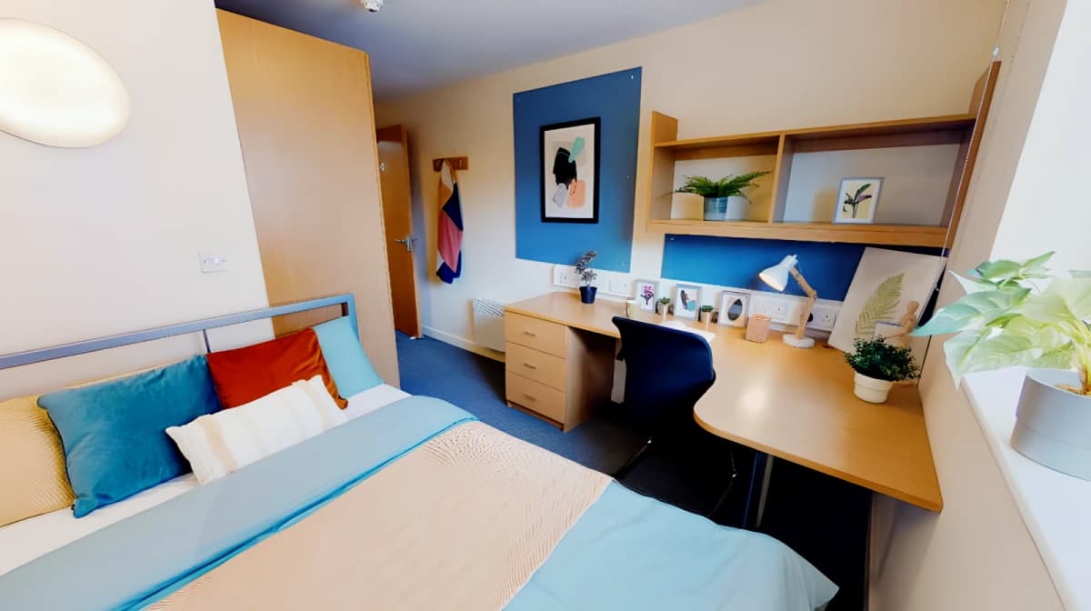 Silver En Suite