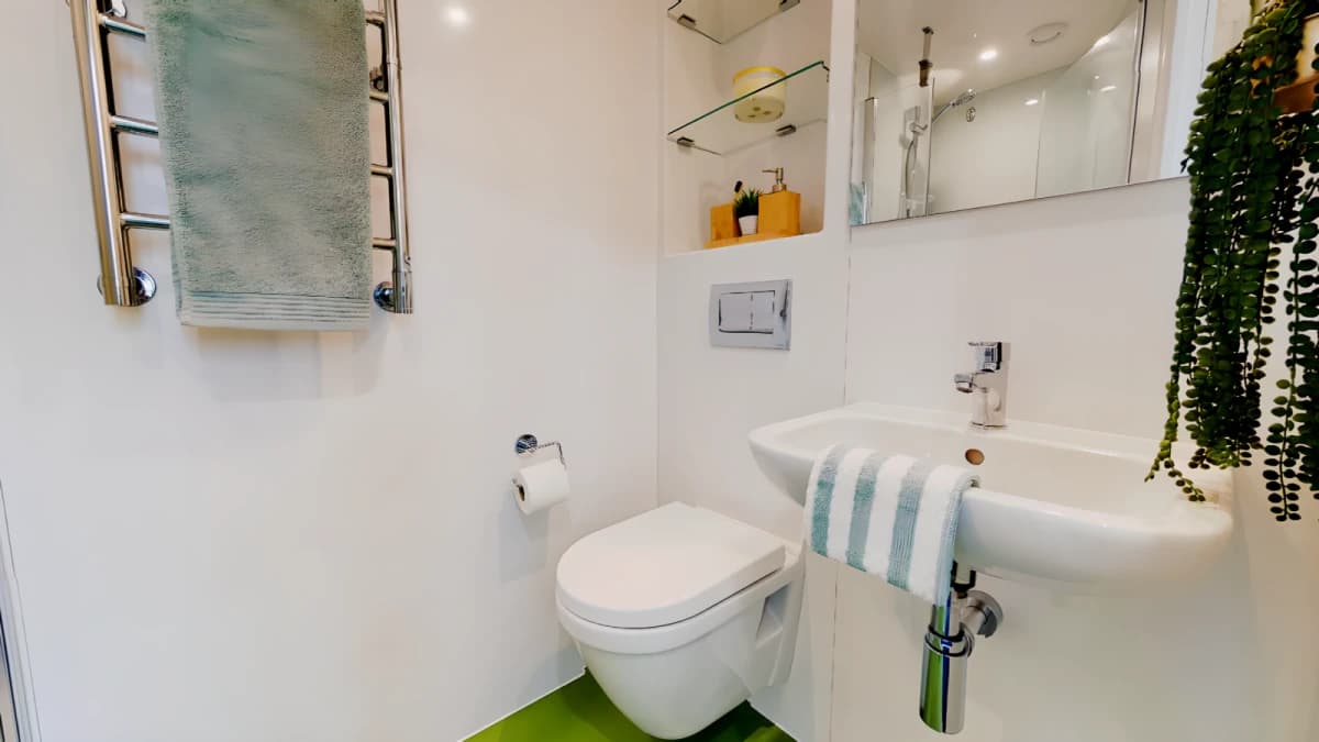 iQ Brighton image