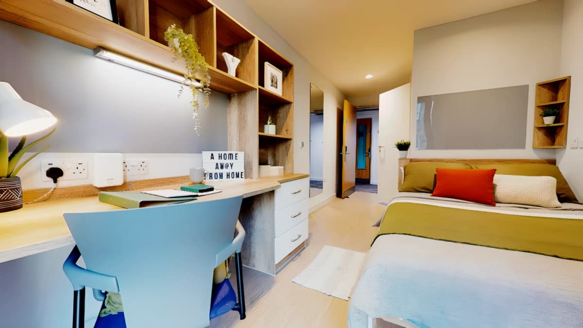 iQ Elgin Place image
