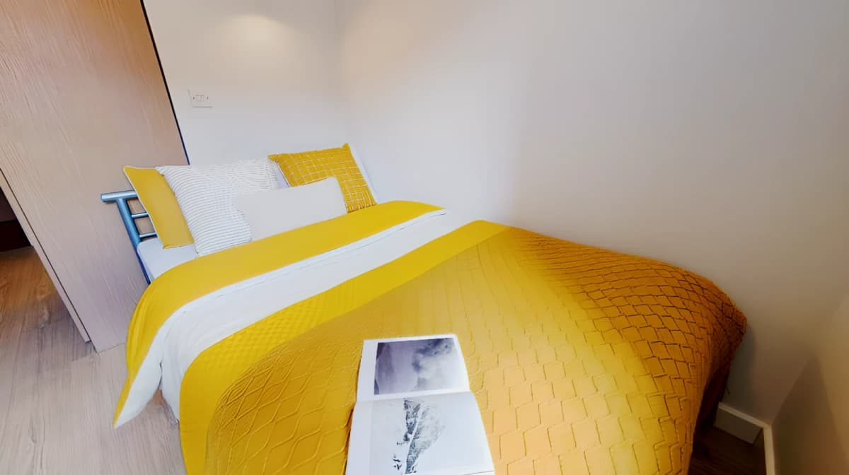 Silver En Suite Plus