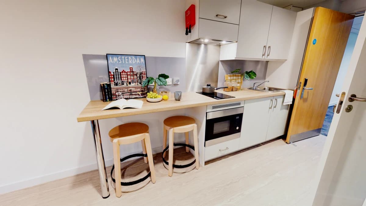 iQ Elgin Place image
