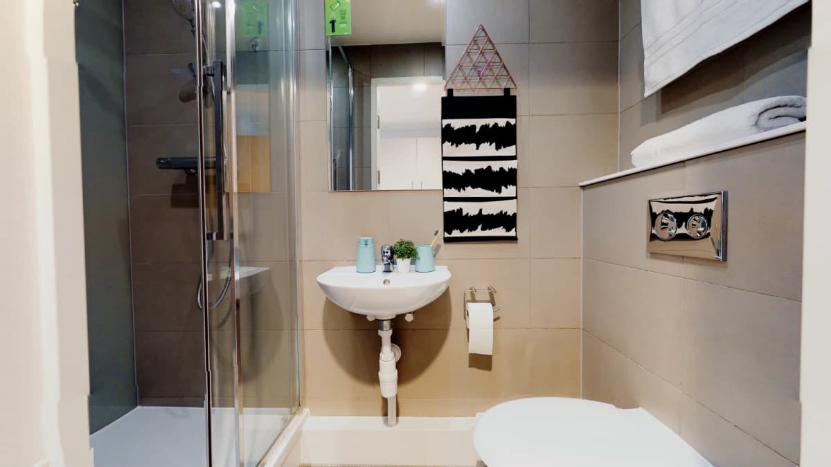 iQ Elgin Place image