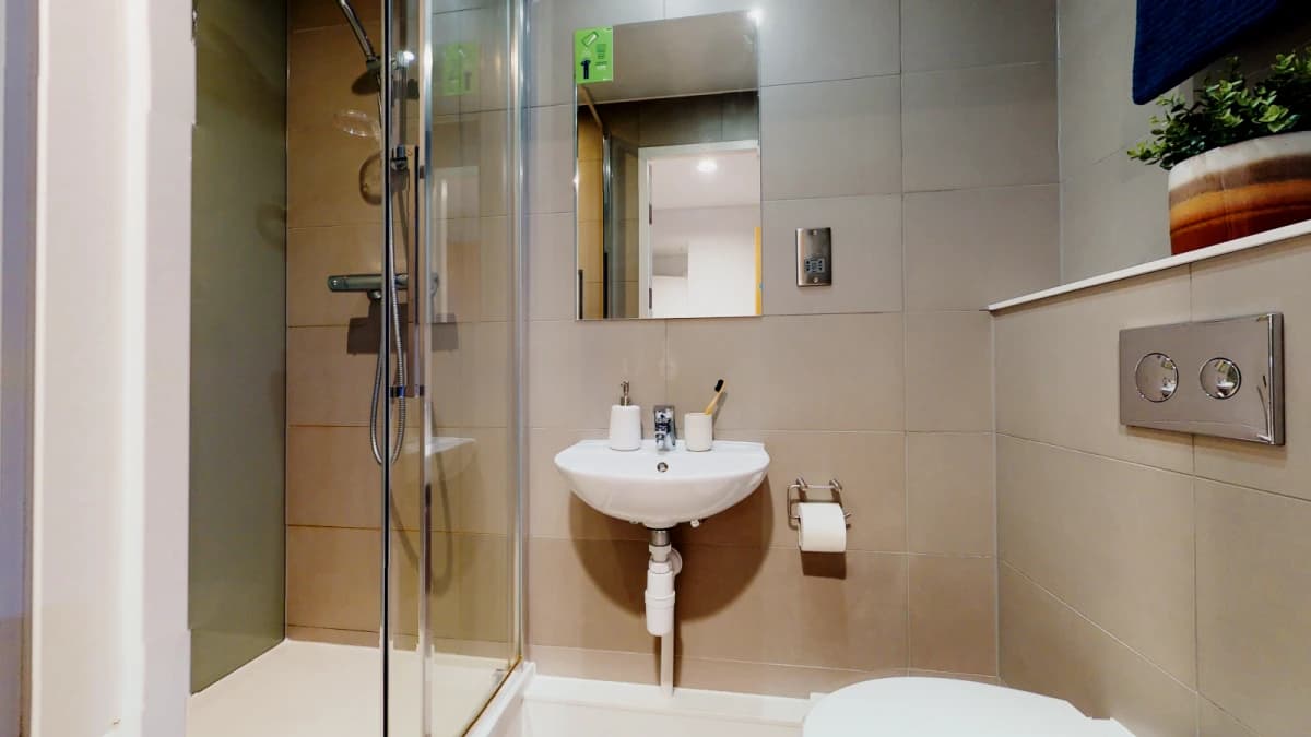 iQ Elgin Place image