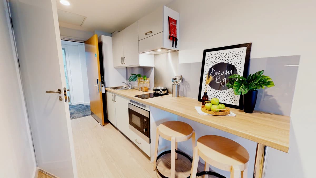 iQ Elgin Place image