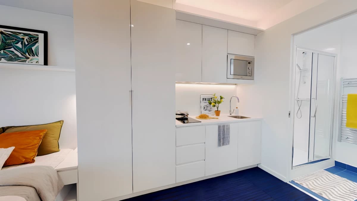 iQ Brighton image