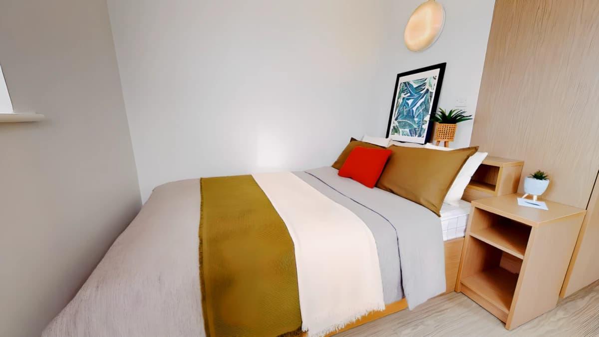 Gold En Suite