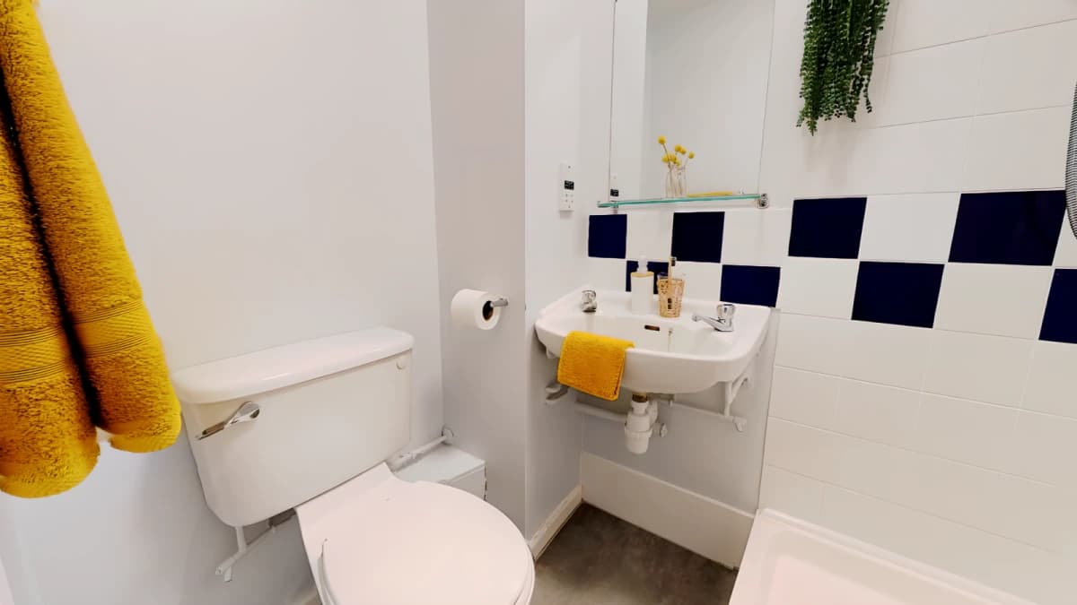 iQ Opal Court image