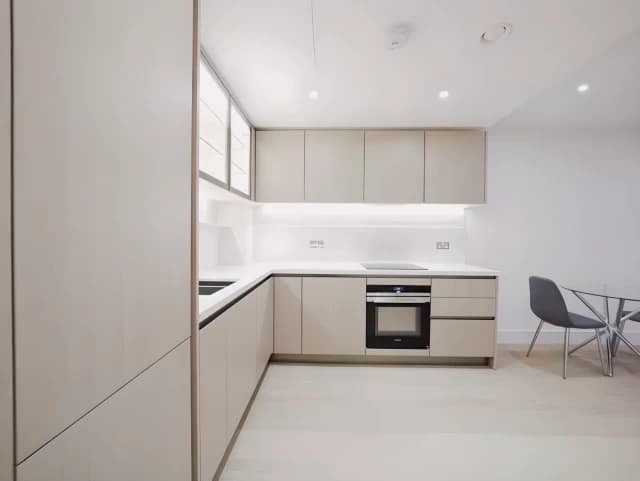 1 Bedroom 1 Bathroom Flat 8