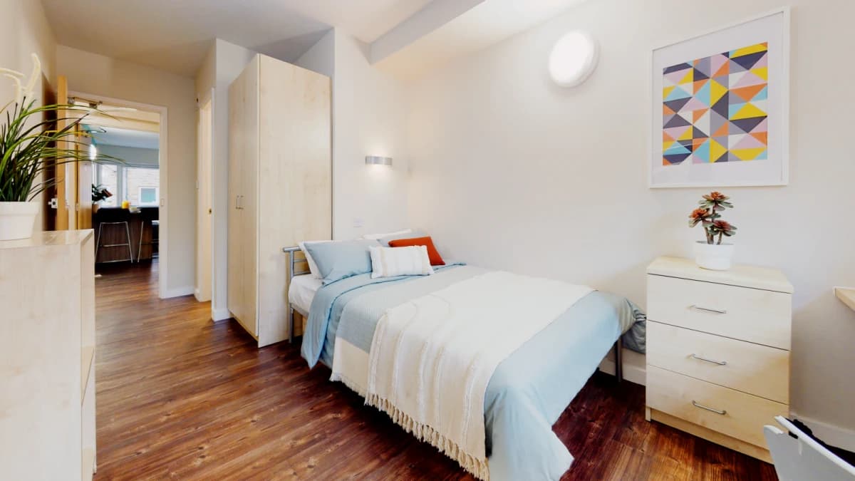 iQ Little Aspley House image