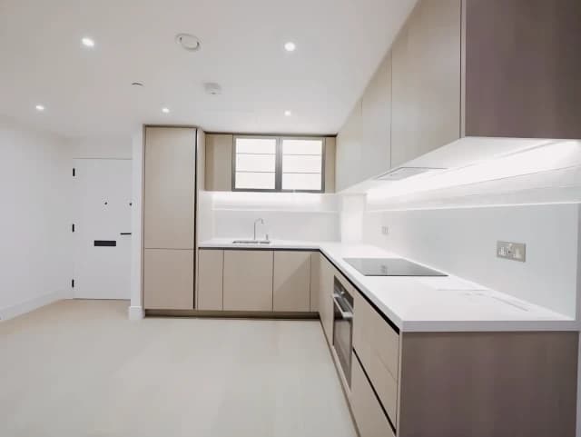 1 Bedroom 1 Bathroom Flat 8