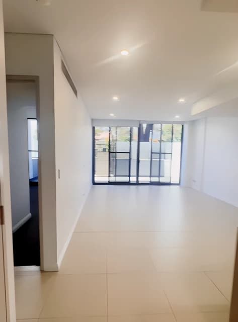 4 bed 2 bath