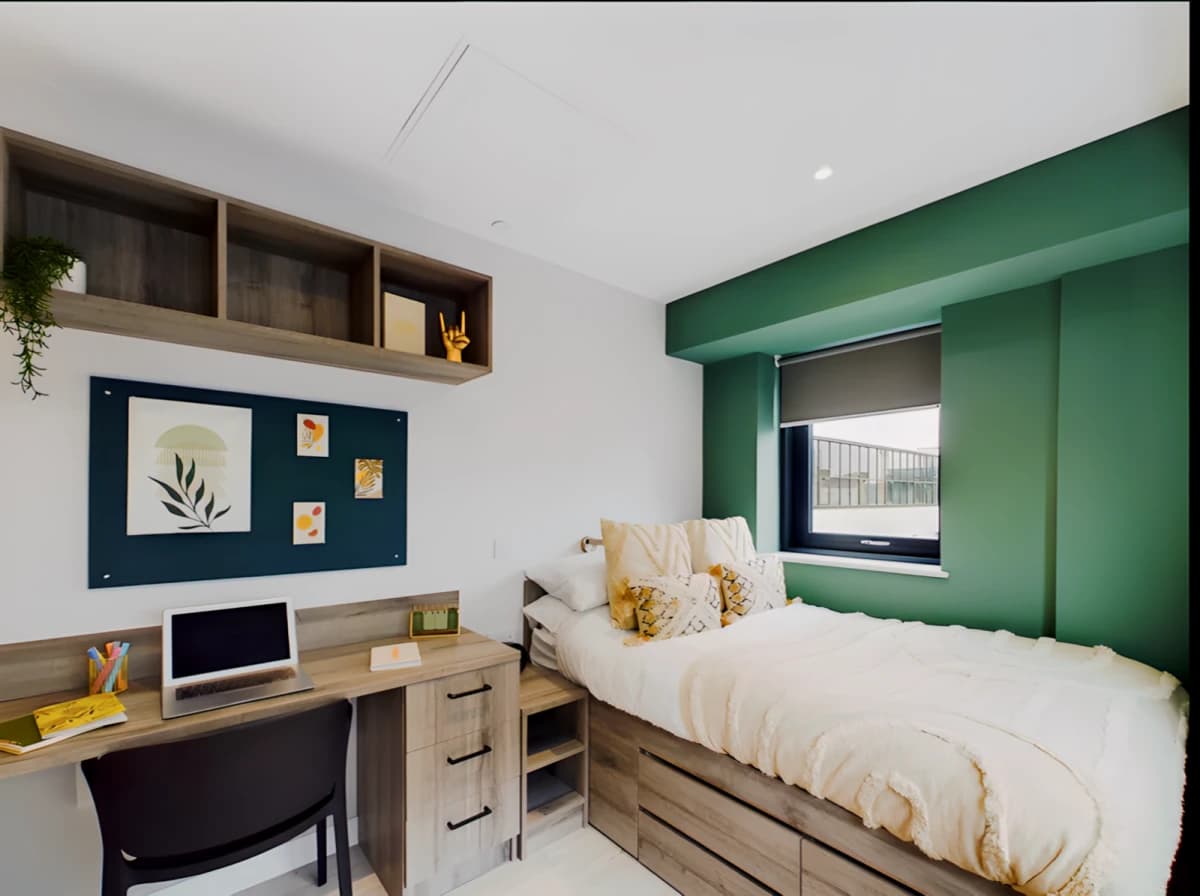 Crown Place image