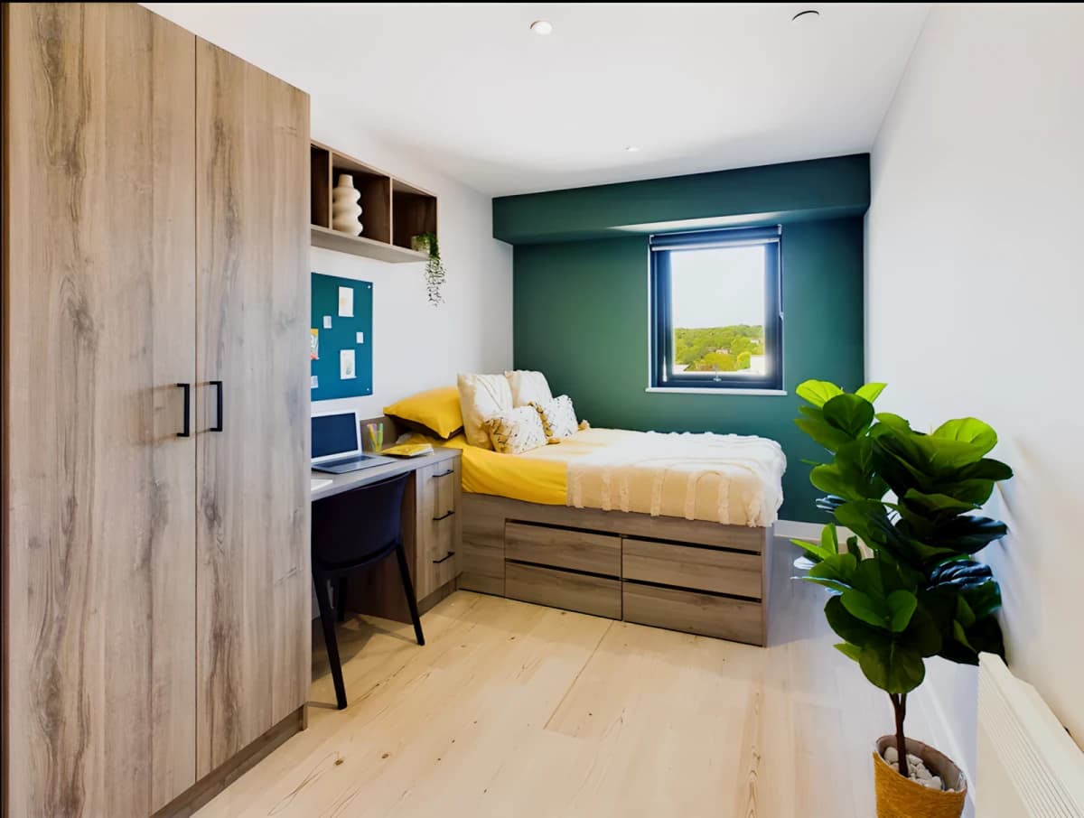 Crown Place image
