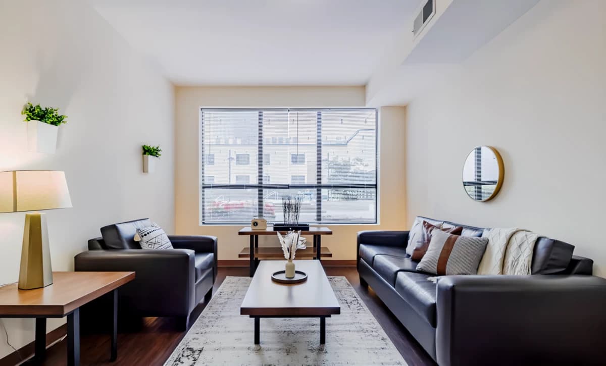 One 12 Courtland image