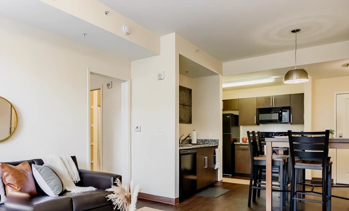 One 12 Courtland image