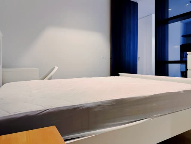 2B1B - Master bedroom double occupancy