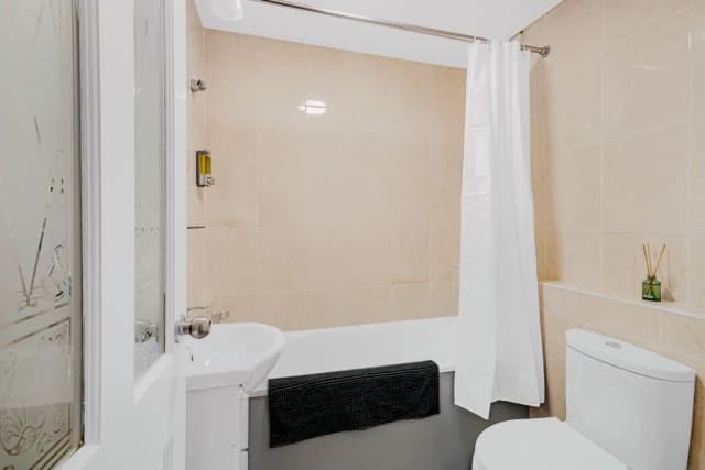 1 Bedroom 1 Bathroom