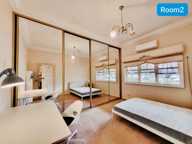 6 bed 2 bath
