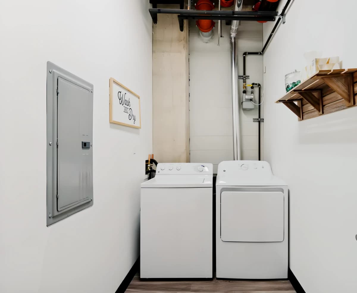 2 Bed 1 Bath B1