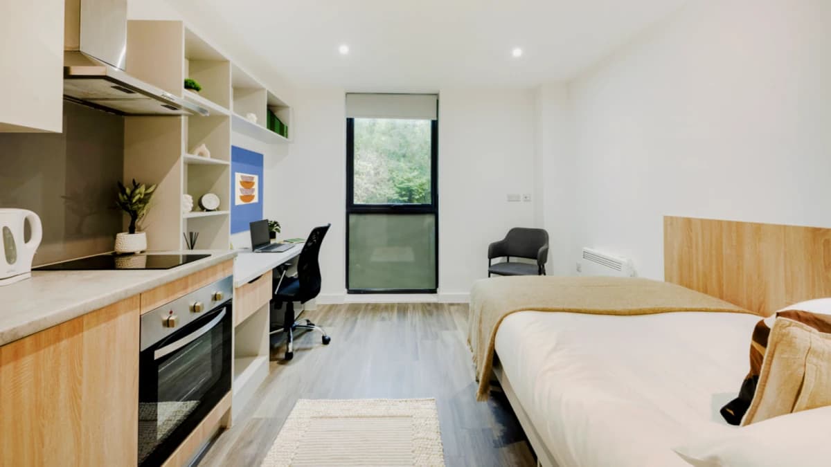 Hill View Place image