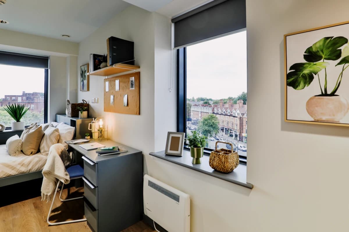 B16 Studios image