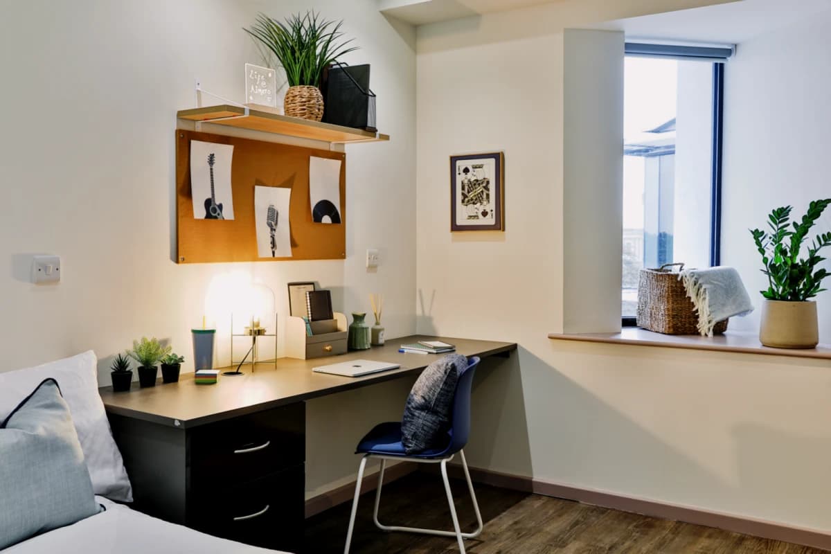 B16 Studios image