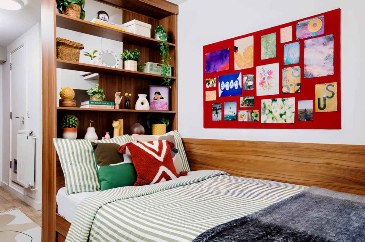Student Living Heights image
