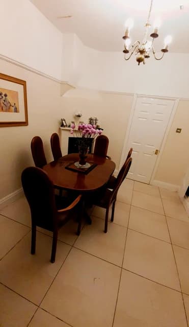 Comfy double bedroom in Harrow - Bedroom 1 image