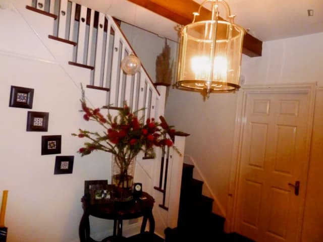 Comfy double bedroom in Harrow - Bedroom 1 image