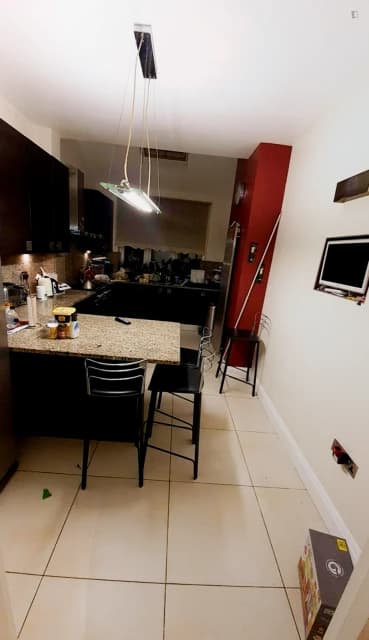 Comfy double bedroom in Harrow - Bedroom 1 image 3