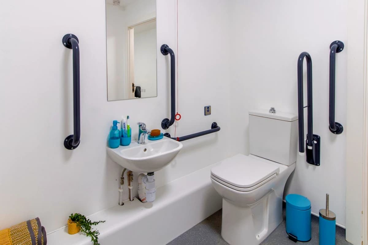 Deluxe Accessible Studio