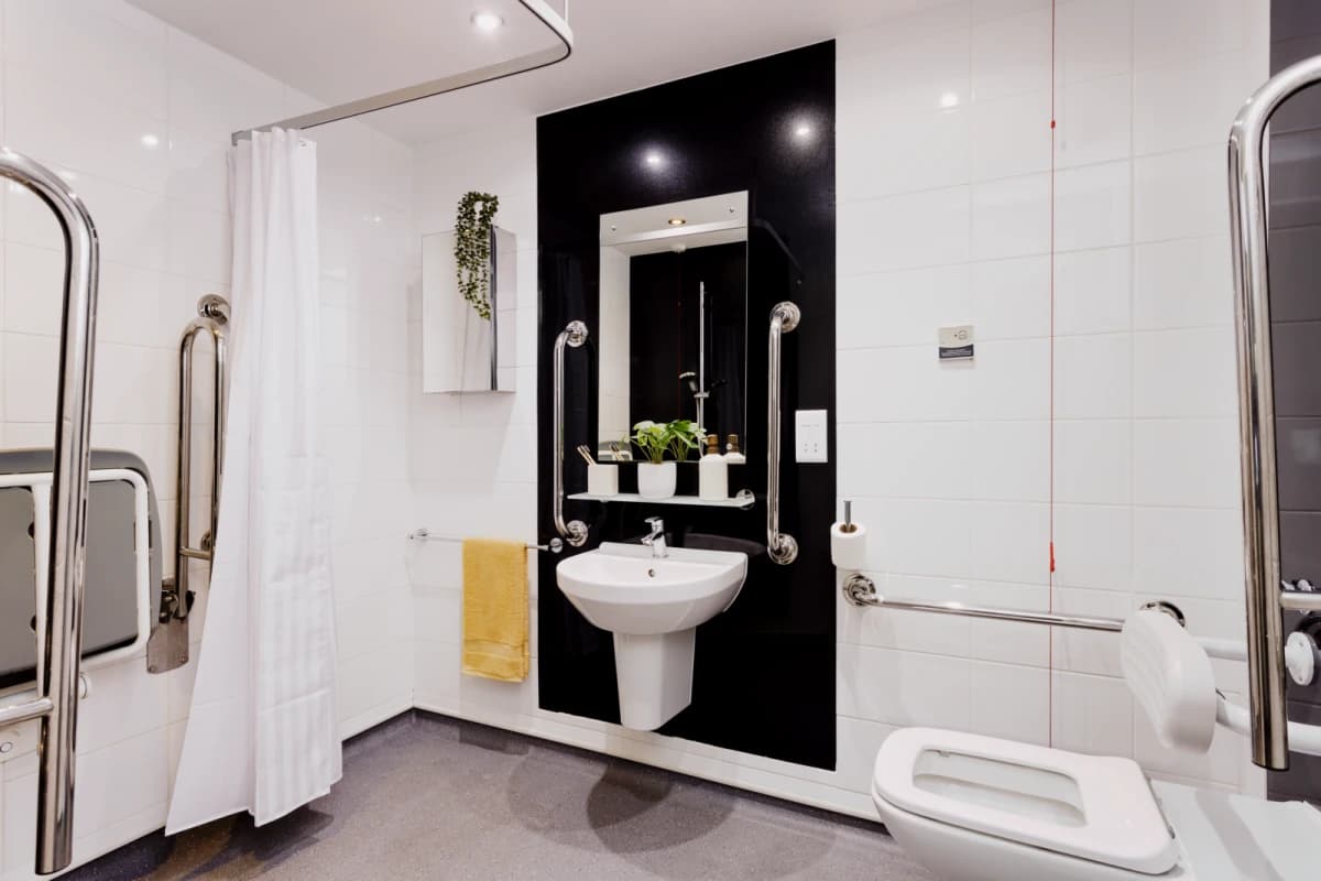 WHEELCHAIR ACCESSIBLE STUDIO