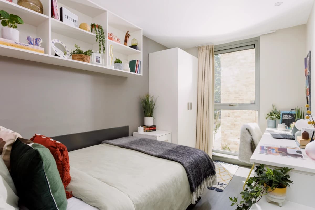 Large Ensuite