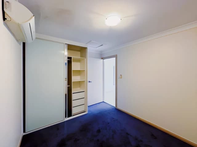 3 bed 2 bath-Master room