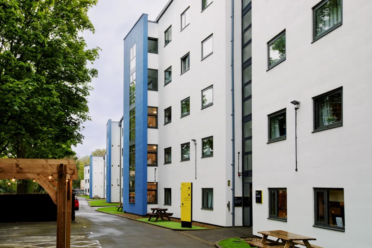 Station Court image 2