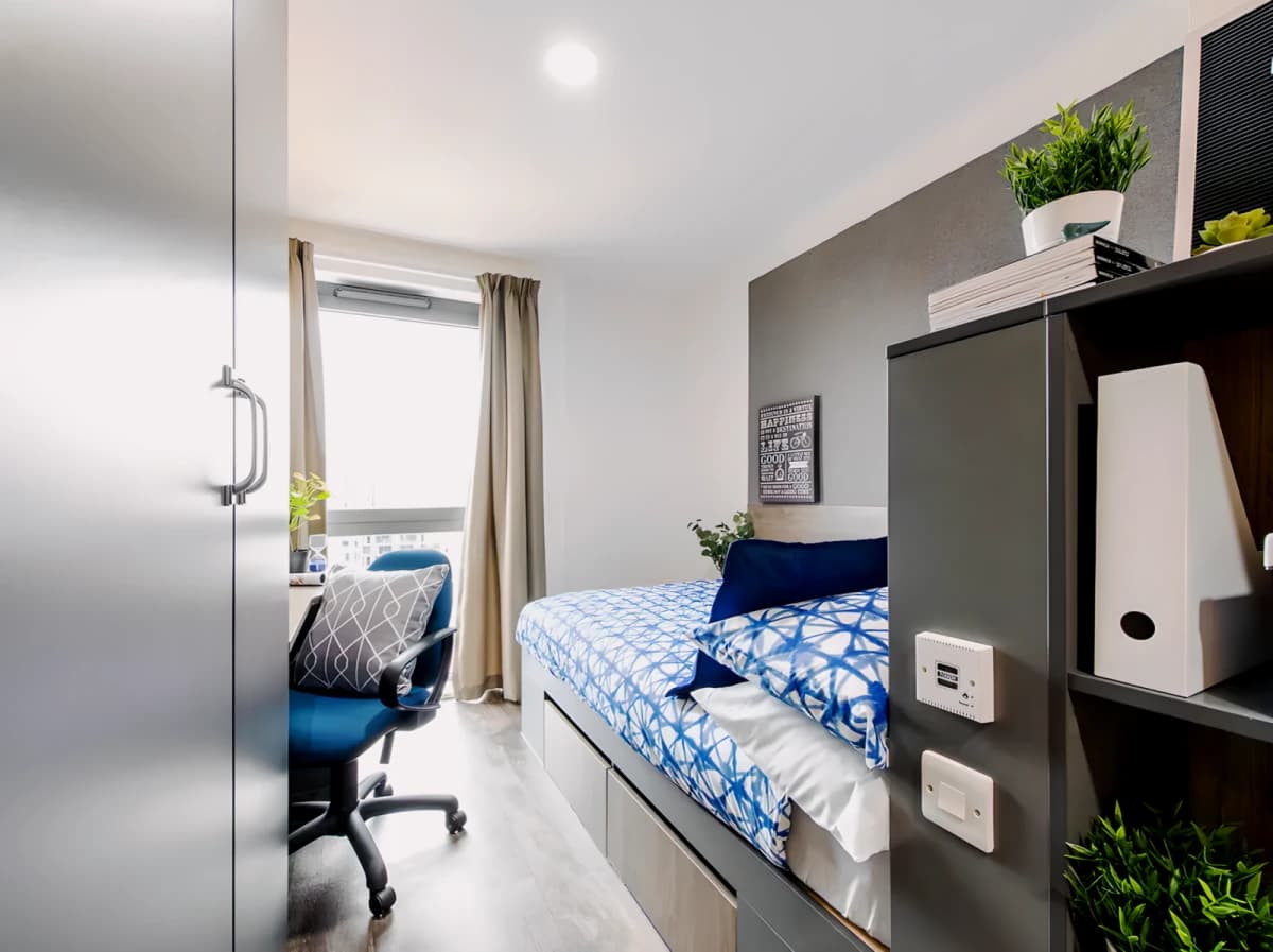 Bentley House image