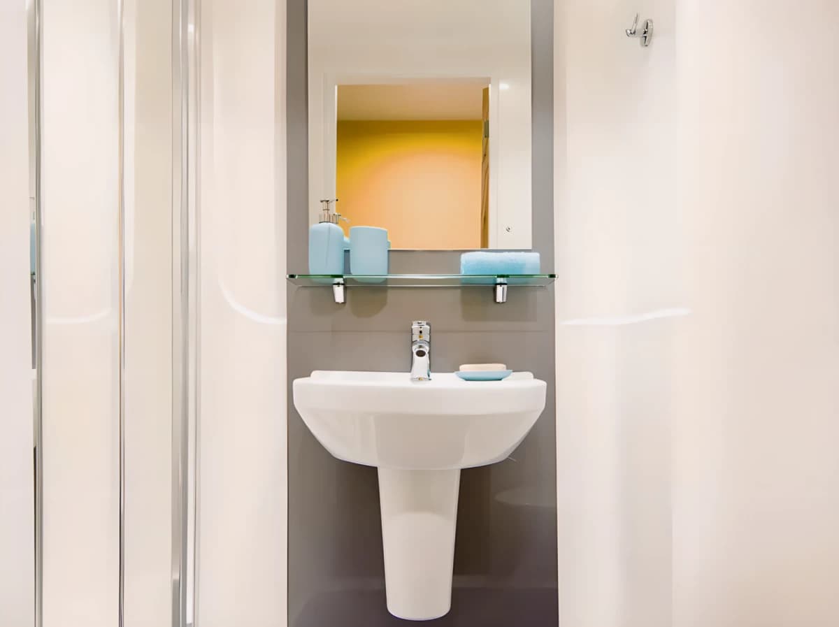 Bentley House image