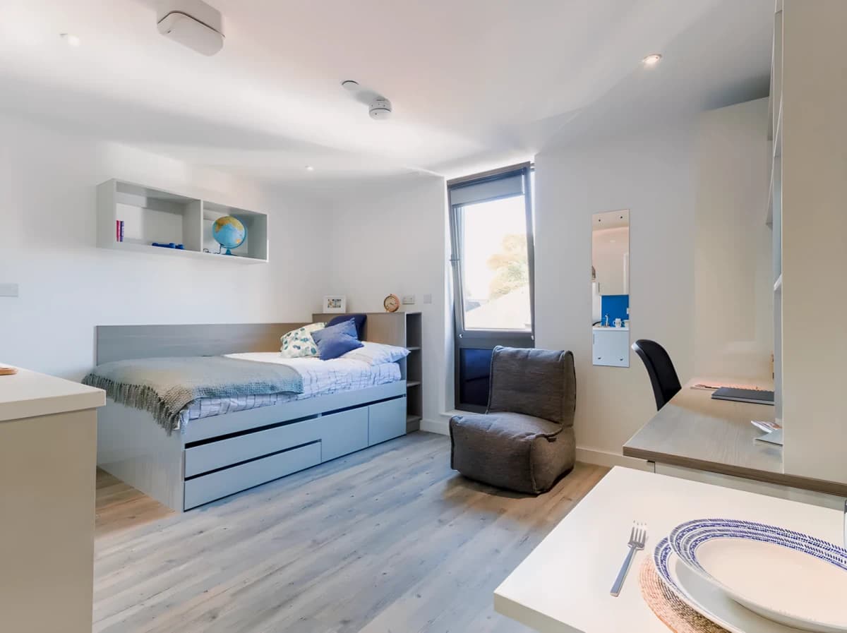 Glendower House image
