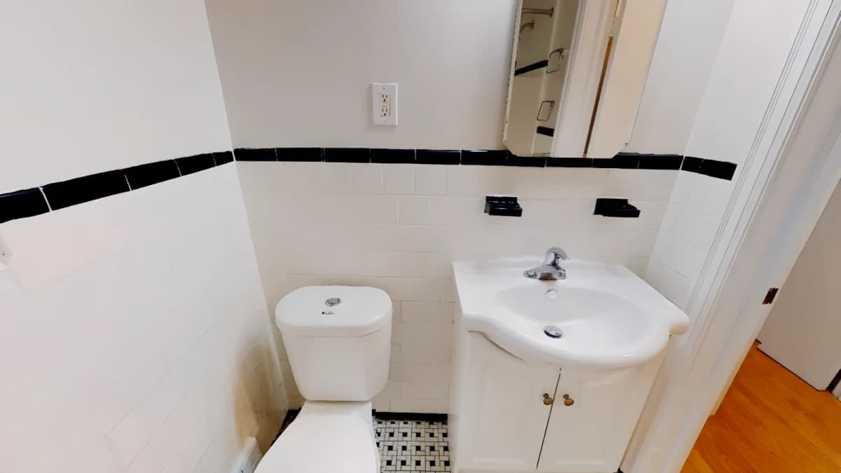 45 Somerset image 3