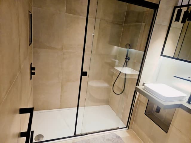 1 Bedroom 1 Bathroom