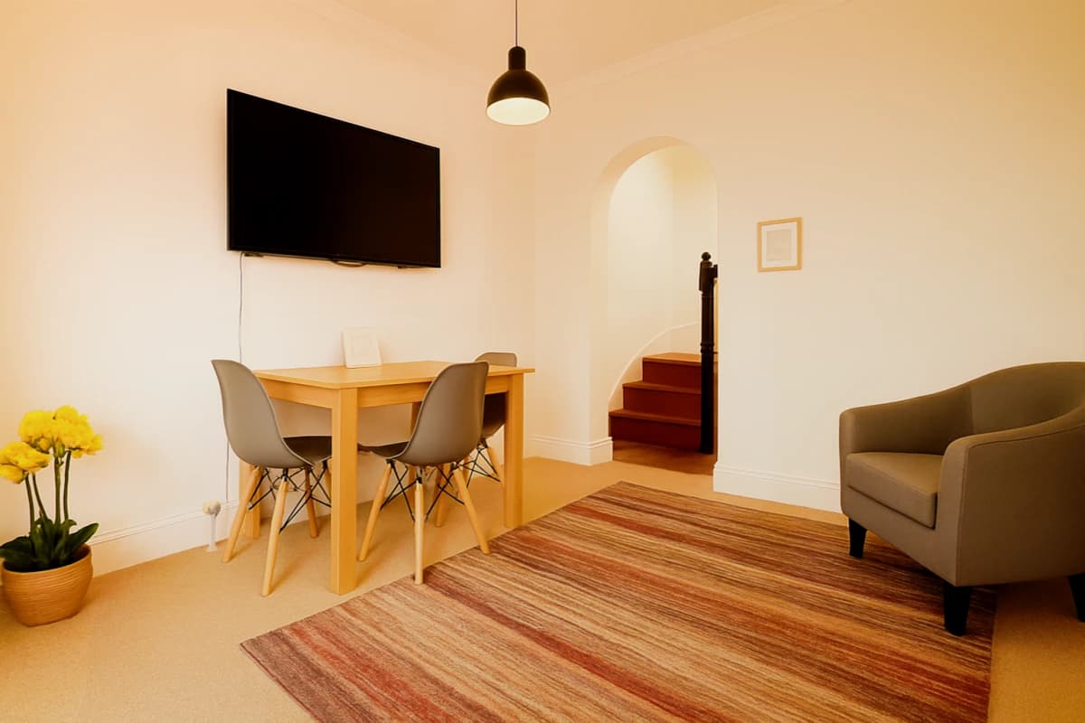 17 Foss Bank image 2
