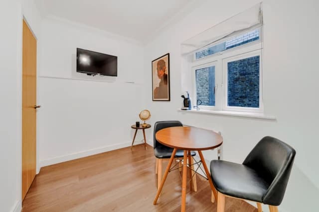 Elevated Studio Living: Your Chic Cityscape Awaits