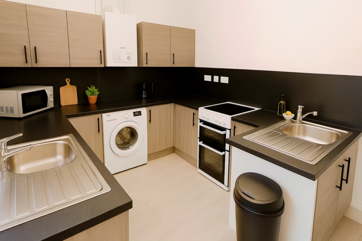 5 Bed 2 Bath